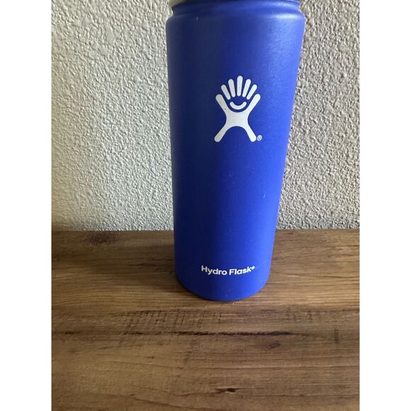 Hydro Flask Water Bottle - Standard Mouth Flex Lid - 18 oz - Picture 3 of 12